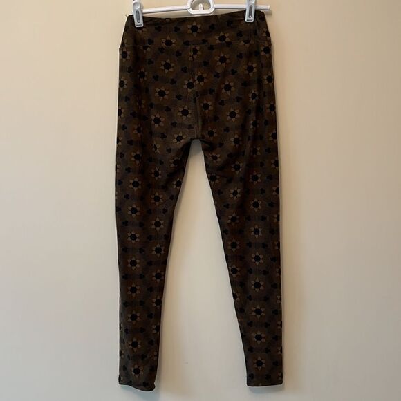 Ladies one size (0-12) LulaRoe leggings. - Picture 2 of 6